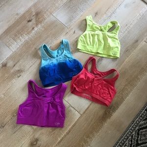 4 Champion sports bras size M